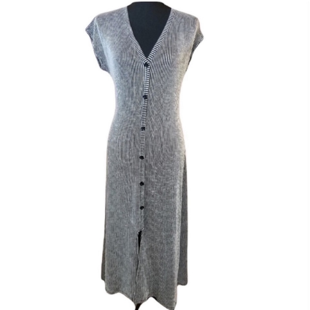 Caution to the wind dress - Picture 5 of 5