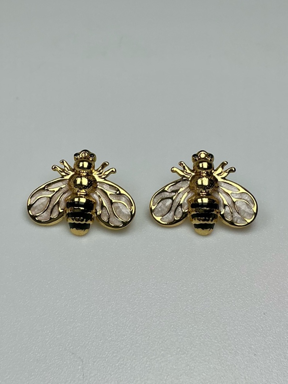 🐝Adorable Black & Ivory GoldTone Bumblebee Earrings Lightweight Hypoallergenic