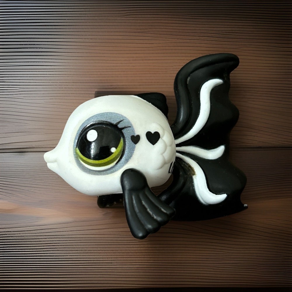 Littlest Pet Shop Series 3 Pet Surprise Fish (#G7 - #138) Black & White Guppy