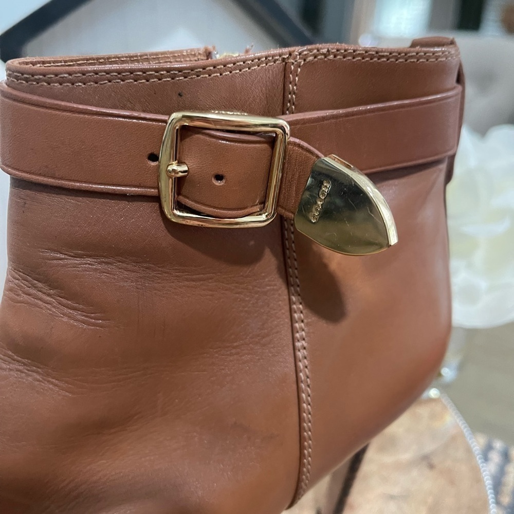 boots coach - Picture 6 of 11