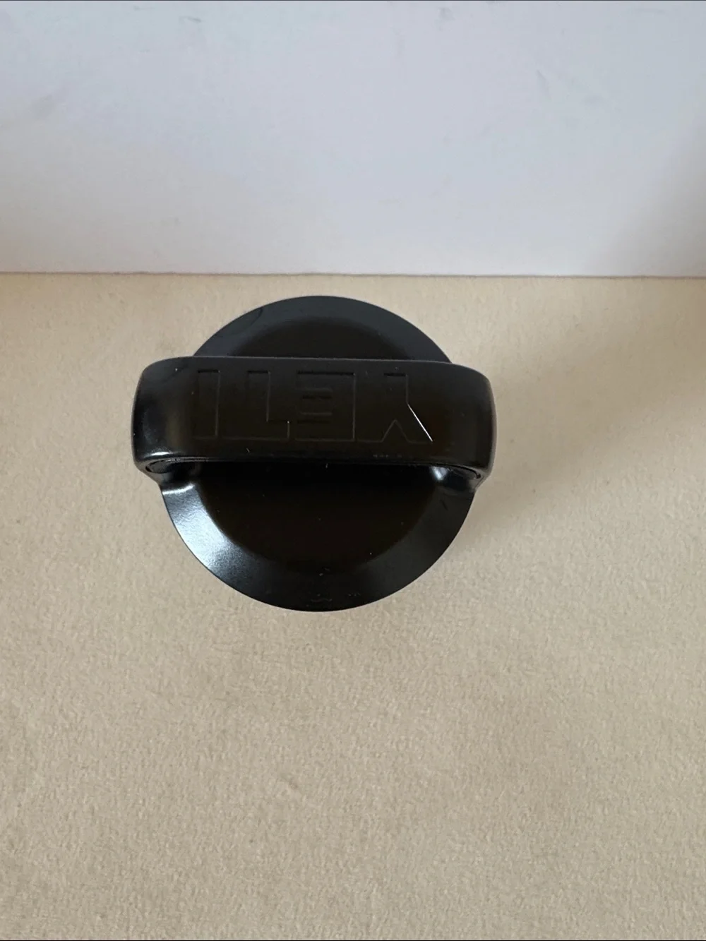 Yeti rambler with chug cap - Picture 2 of 10