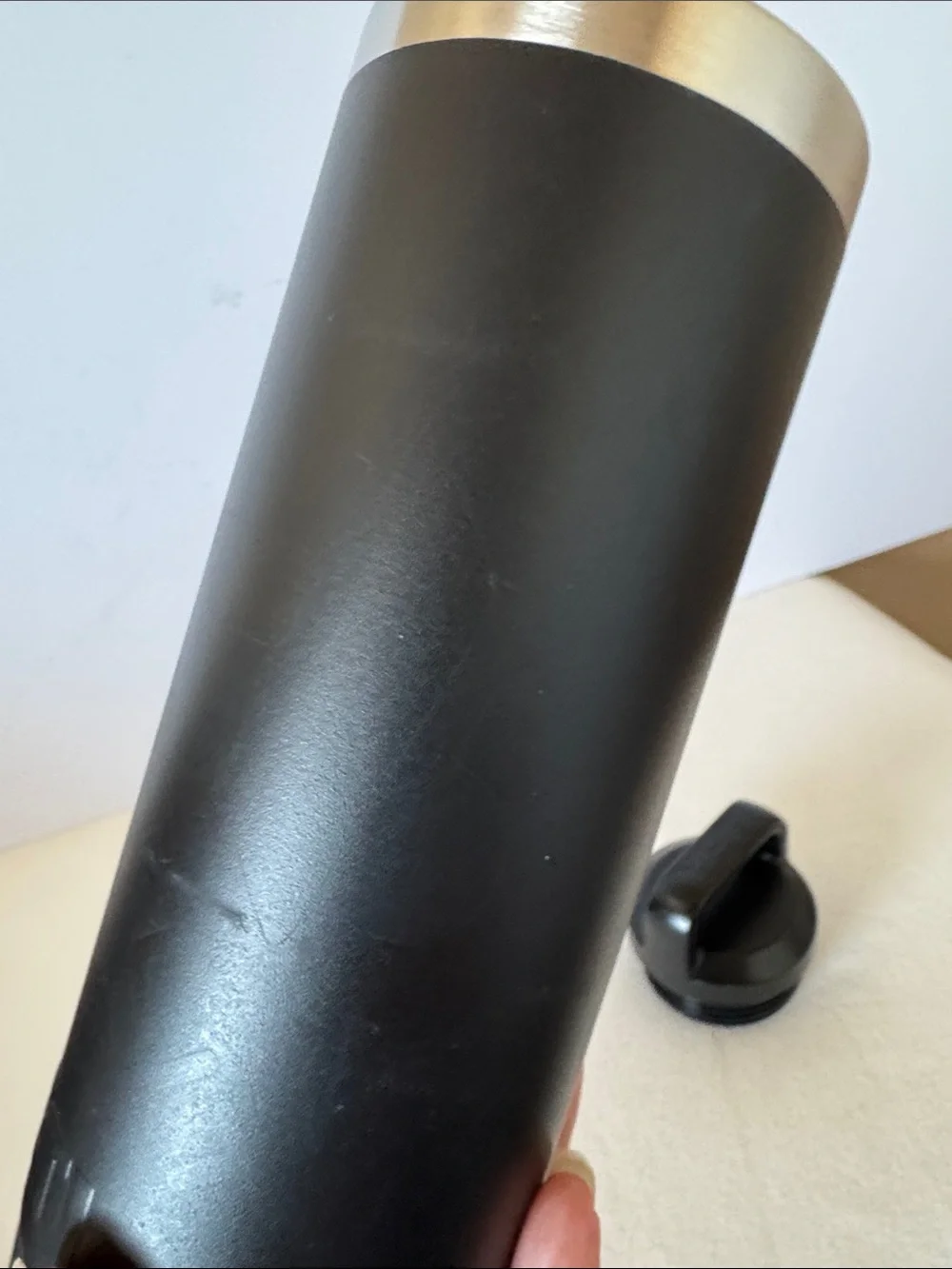 Yeti rambler with chug cap - Picture 6 of 10