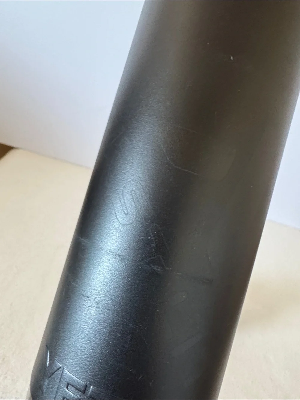 Yeti rambler with chug cap - Picture 8 of 10