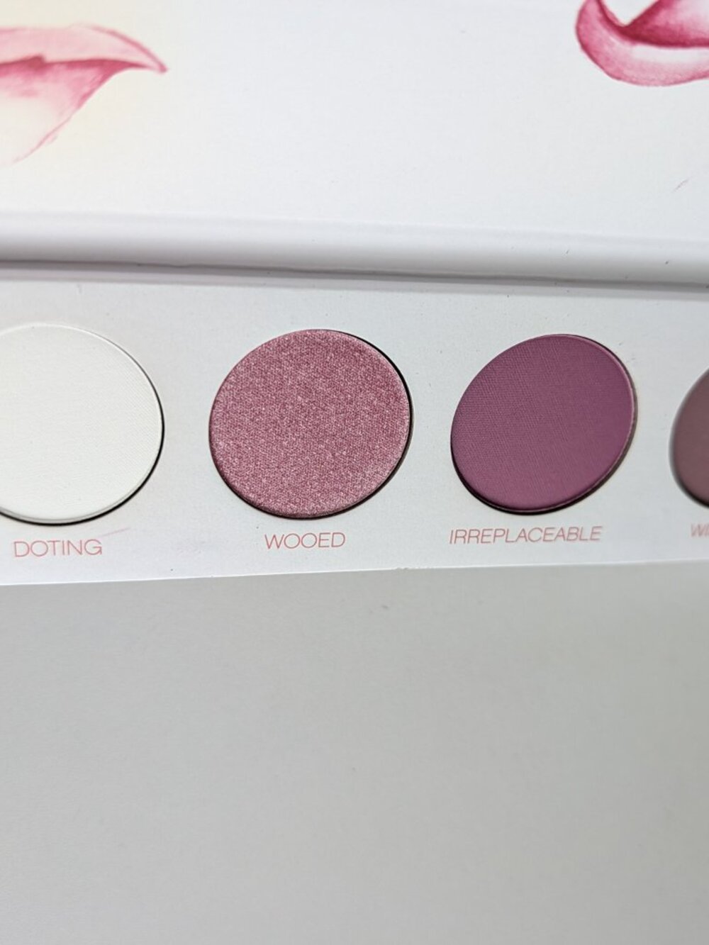 Younique Moodstruck Beloved Volume 2 Pressed Shadow Quad Discontinued New - Picture 6 of 7