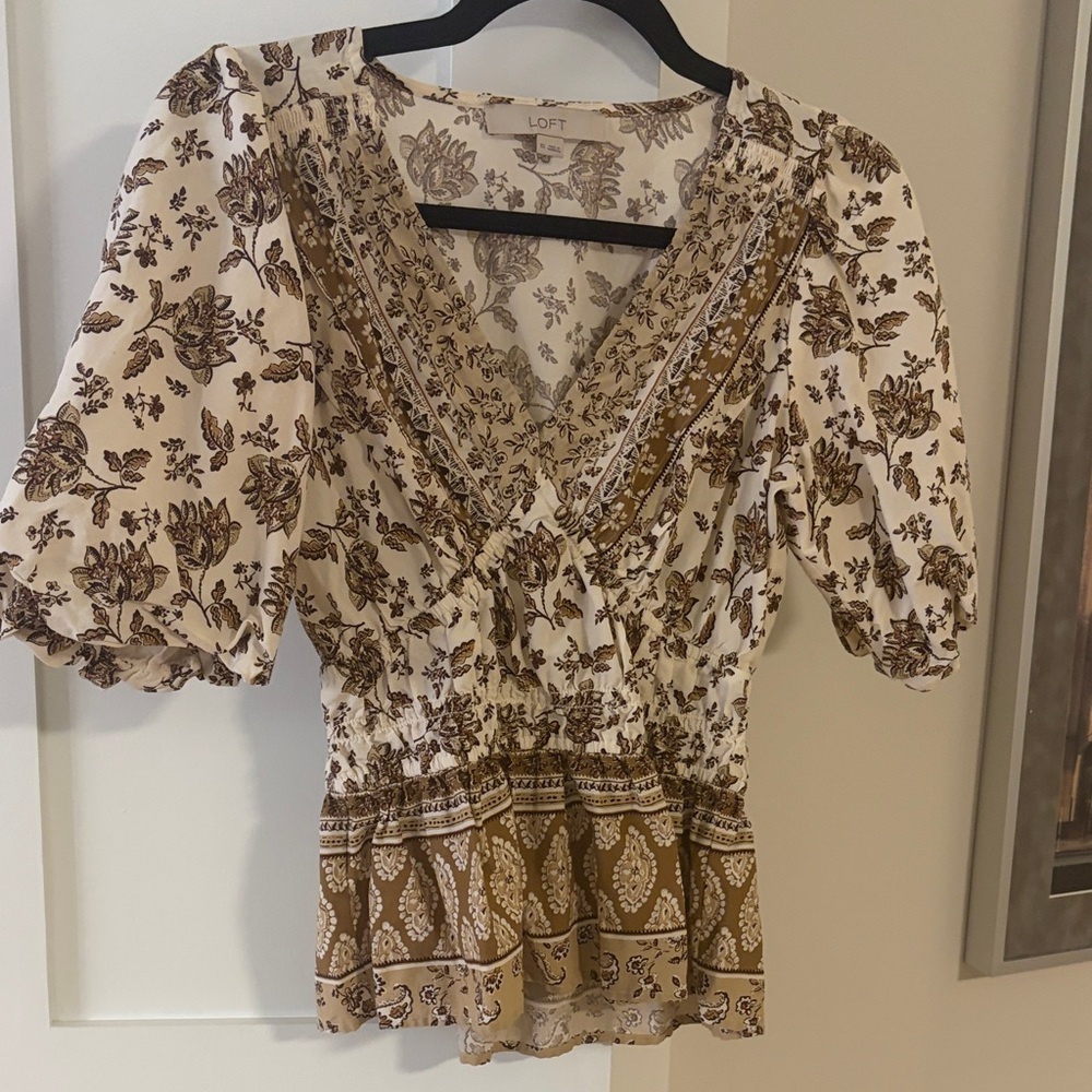⭐️LOFT Floral Blouse - Cream and Brown (size XS)