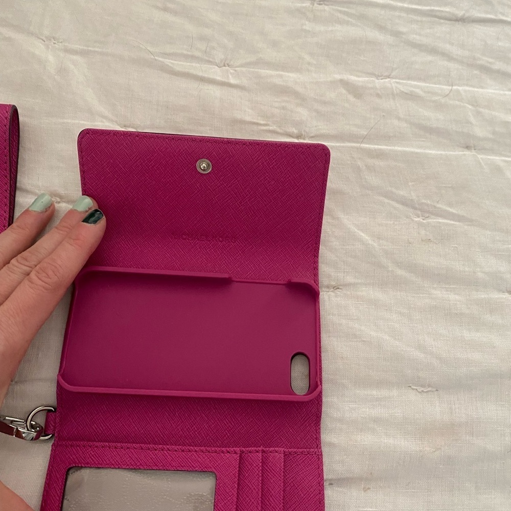 Michael Kors Pink iPhone 4 Wristlet Wallet - Picture 3 of 3