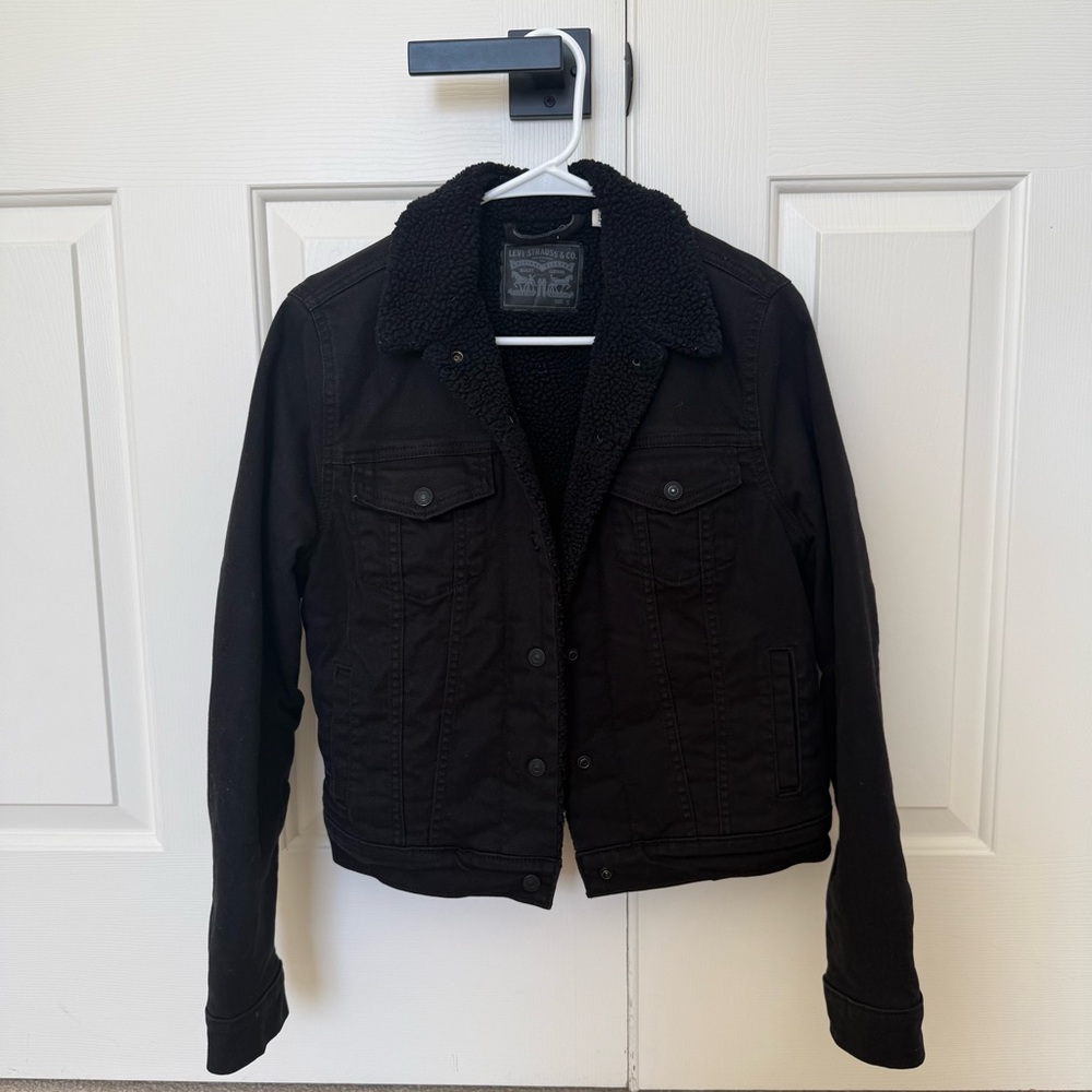 Levi’s Black Sherpa-Lined Trucker Jacket Size Small