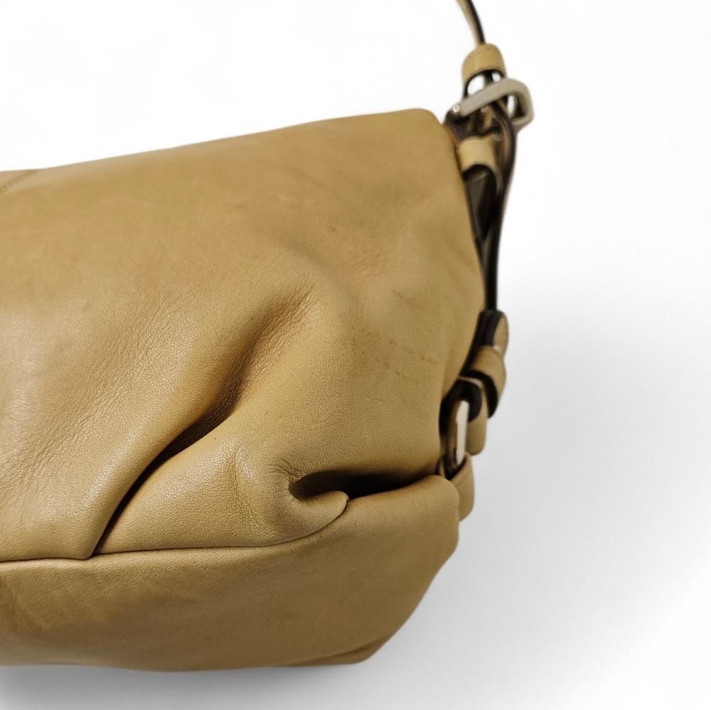 Coach East West Duffle Bag In Glove Tanned Leather In Tan And Silver - Picture 9 of 13