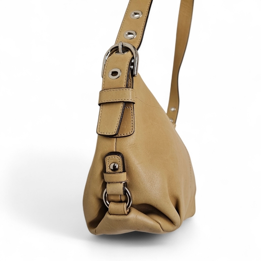 Coach East West Duffle Bag In Glove Tanned Leather In Tan And Silver - Picture 5 of 13