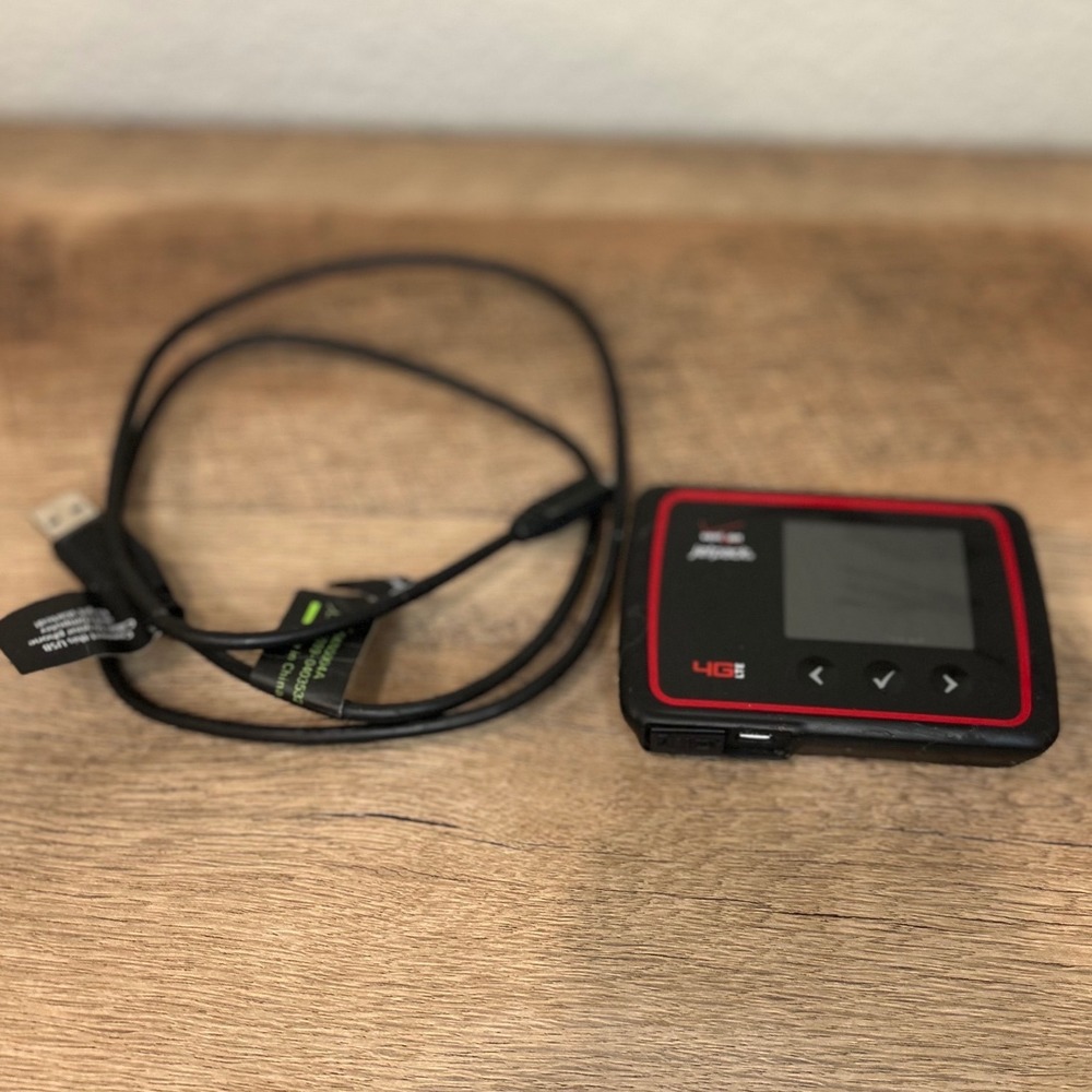 Verizon Jetpack MiFi‎ 4G LTE Mobile Hotspot WiFi Router with USB Cable