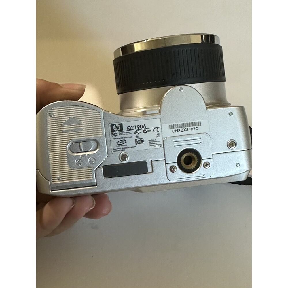 HP Photosmart 850 4.1MP Compact Digital Camera Silver For PARTS / Repair Only - Picture 9 of 10