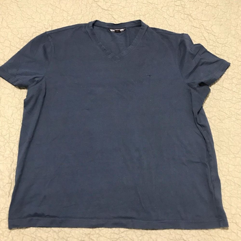 Michael Kors dark blue T-shirt size xL.   S173