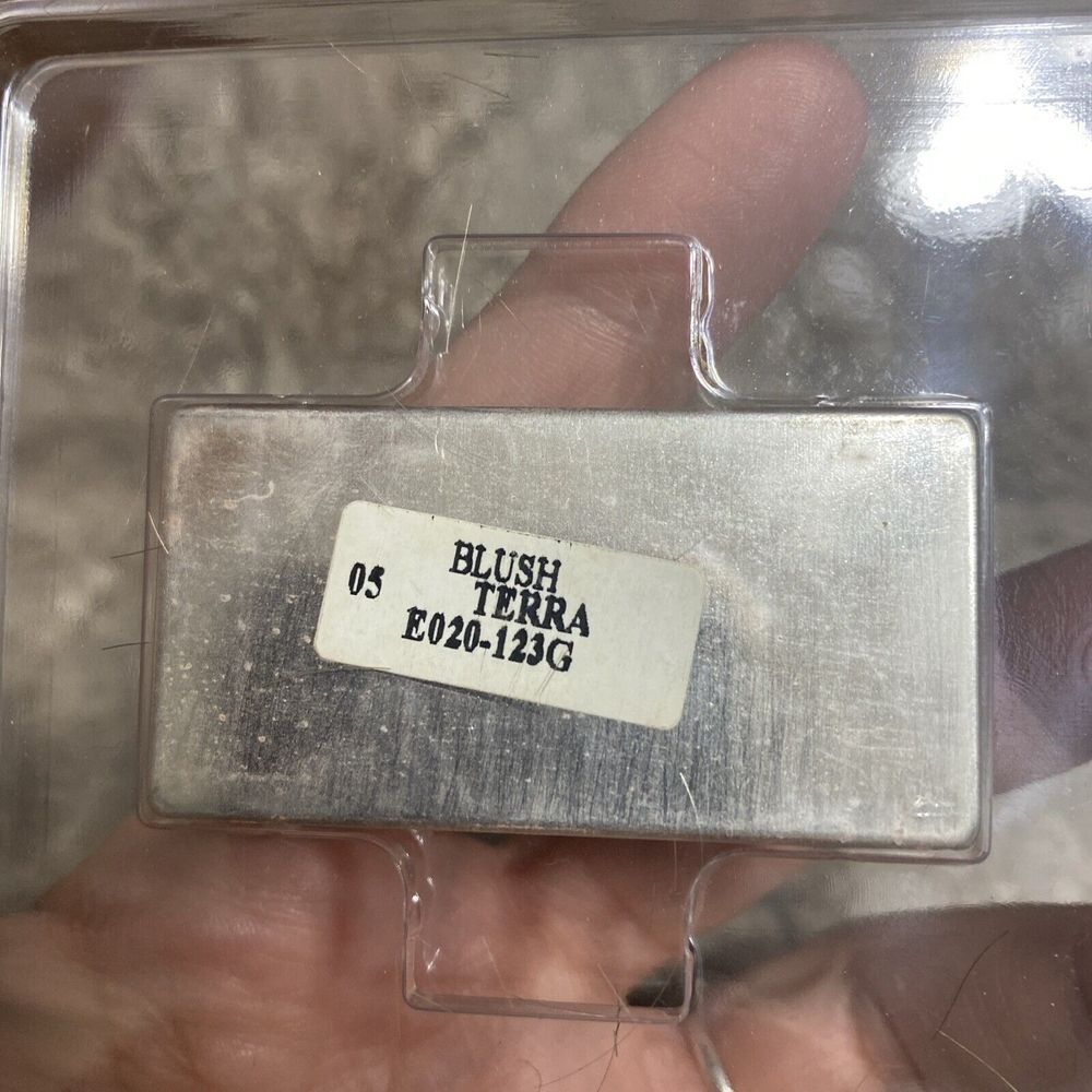 Calvin Klein Blush Single Refill In Shade 05‎ Terra  New Rare - Picture 3 of 4