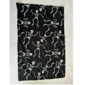 Black and white skeleton Halloween pillowcase