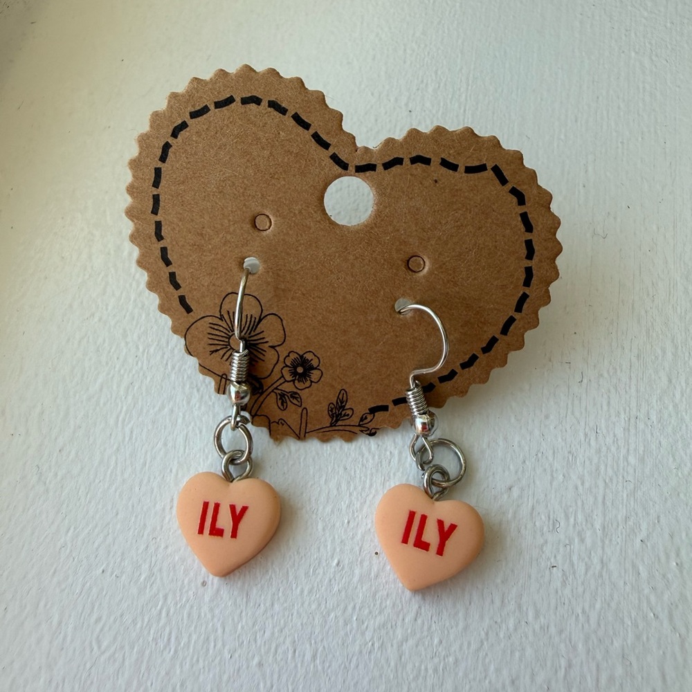 Conversational‎ Heart-Shaped ILY Earrings
