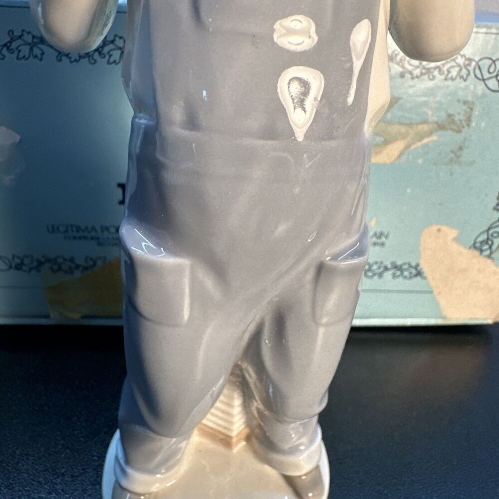LLADRO 4898 BOY FROM MADRID WITH ACCORDION FIGURINE WITH BOX - Picture 4 of 9