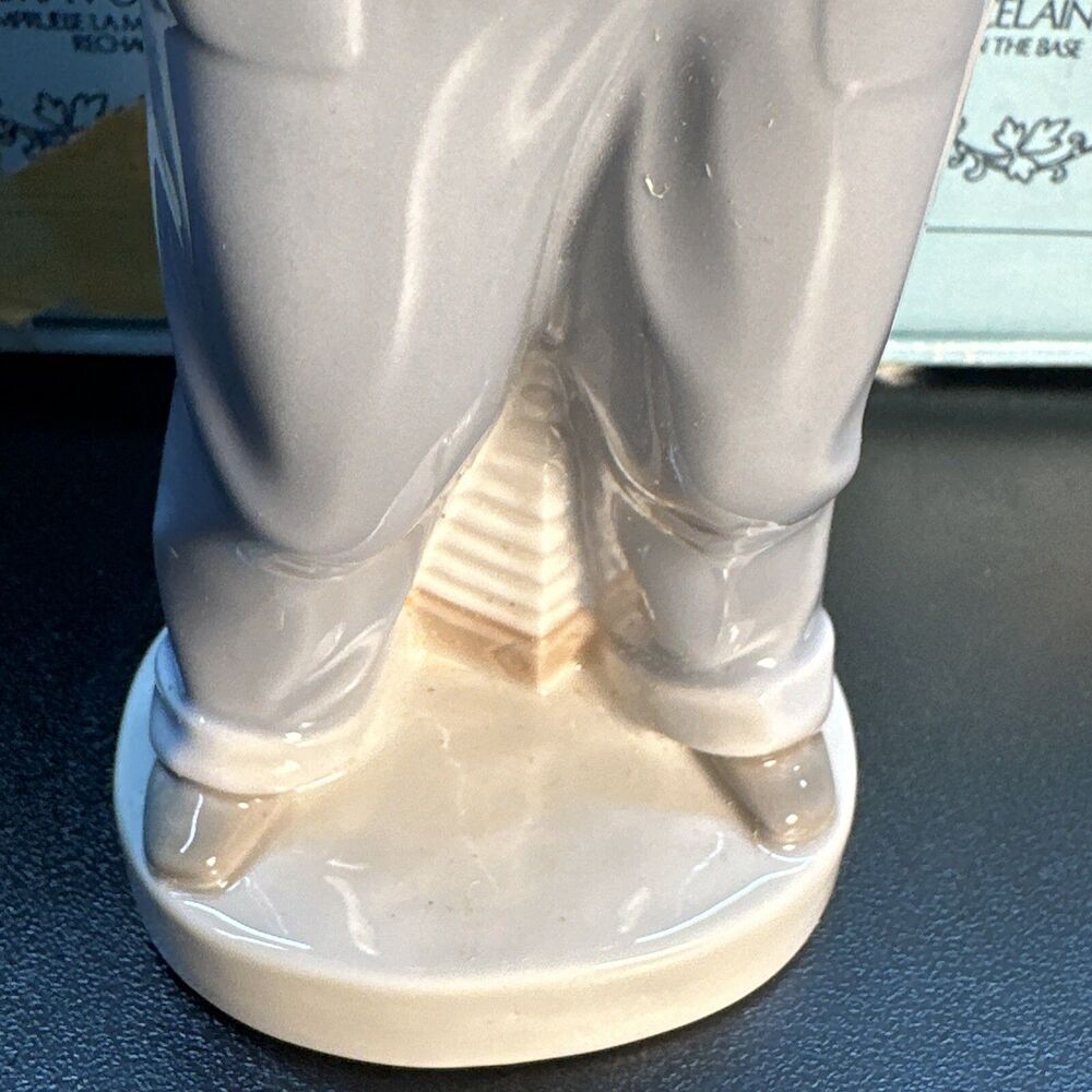 LLADRO 4898 BOY FROM MADRID WITH ACCORDION FIGURINE WITH BOX - Picture 5 of 9