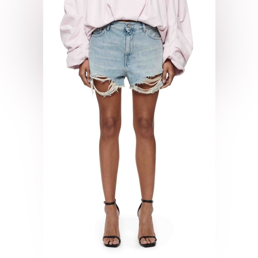 Missguided + Blue Jean Shorts Distressed Frayed Hem