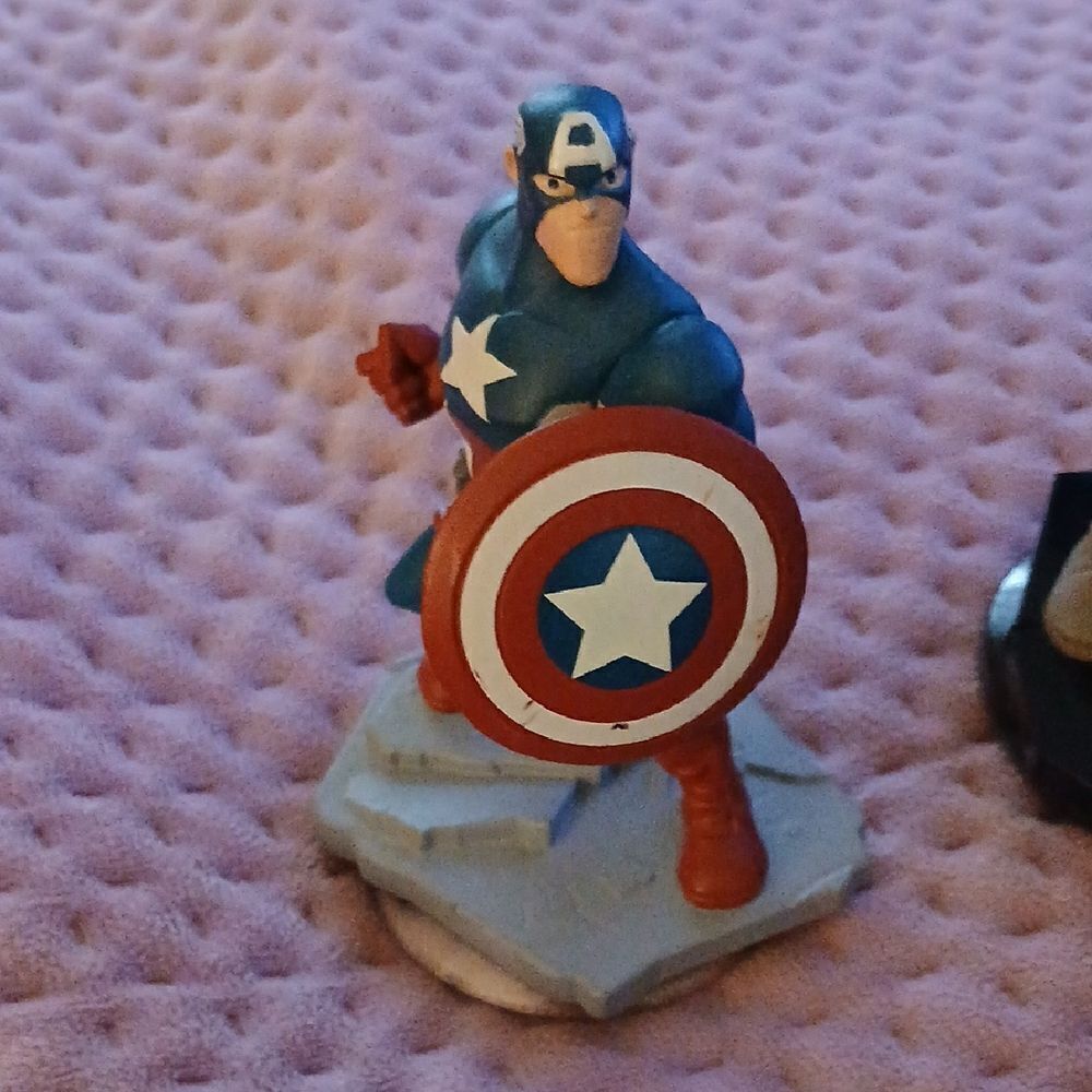 Superhero Action Figure Set - Picture 2 of 5
