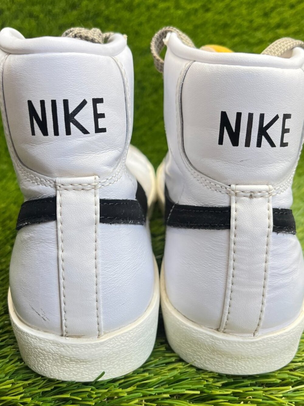 Nike Blazer Mid '77 Vintage Womens Size 9 White Black Walking Shoes Sneakers - Picture 7 of 11