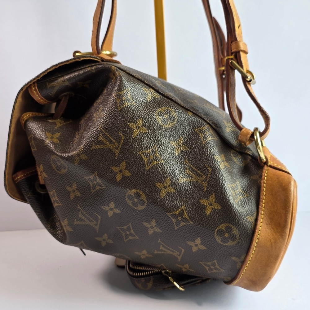 Louis Vuitton Montsouris MM Backpack - Picture 7 of 12