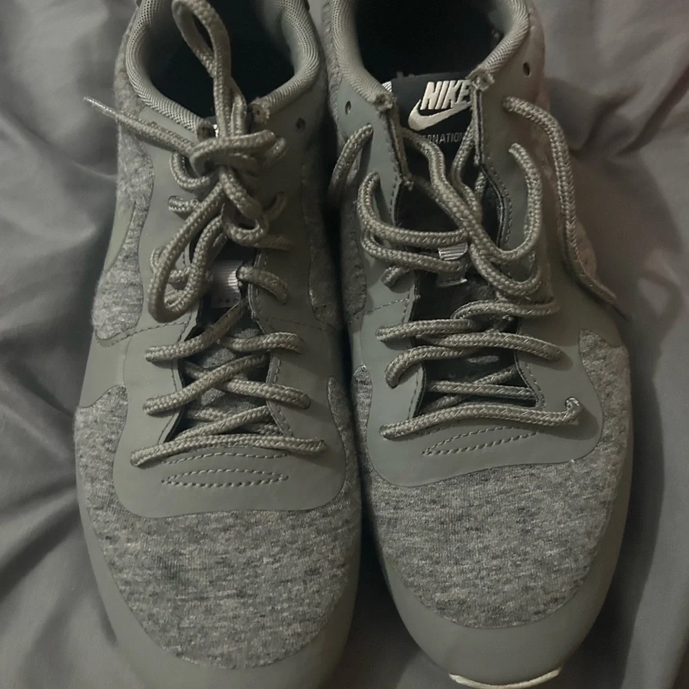Nike Internationalist X Grey Fleece 8.5 - Picture 1 of 4