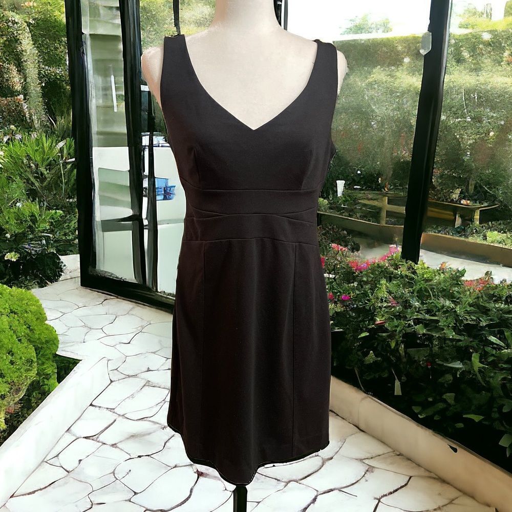 New York & Company Black Sleeveless V-Neck Dress