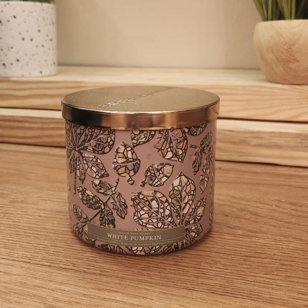 Bath & Body Works White Pumpkin 3-Wick Candle - Picture 2 of 2