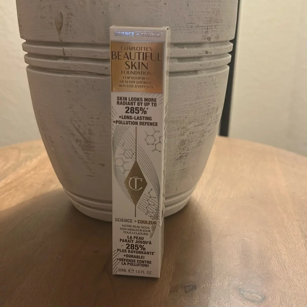 CHARLOTTE TILBURY B19 BEAUTIFUL SKIN FOUNDATION-3 COOL FROID NIB - Picture 1 of 7
