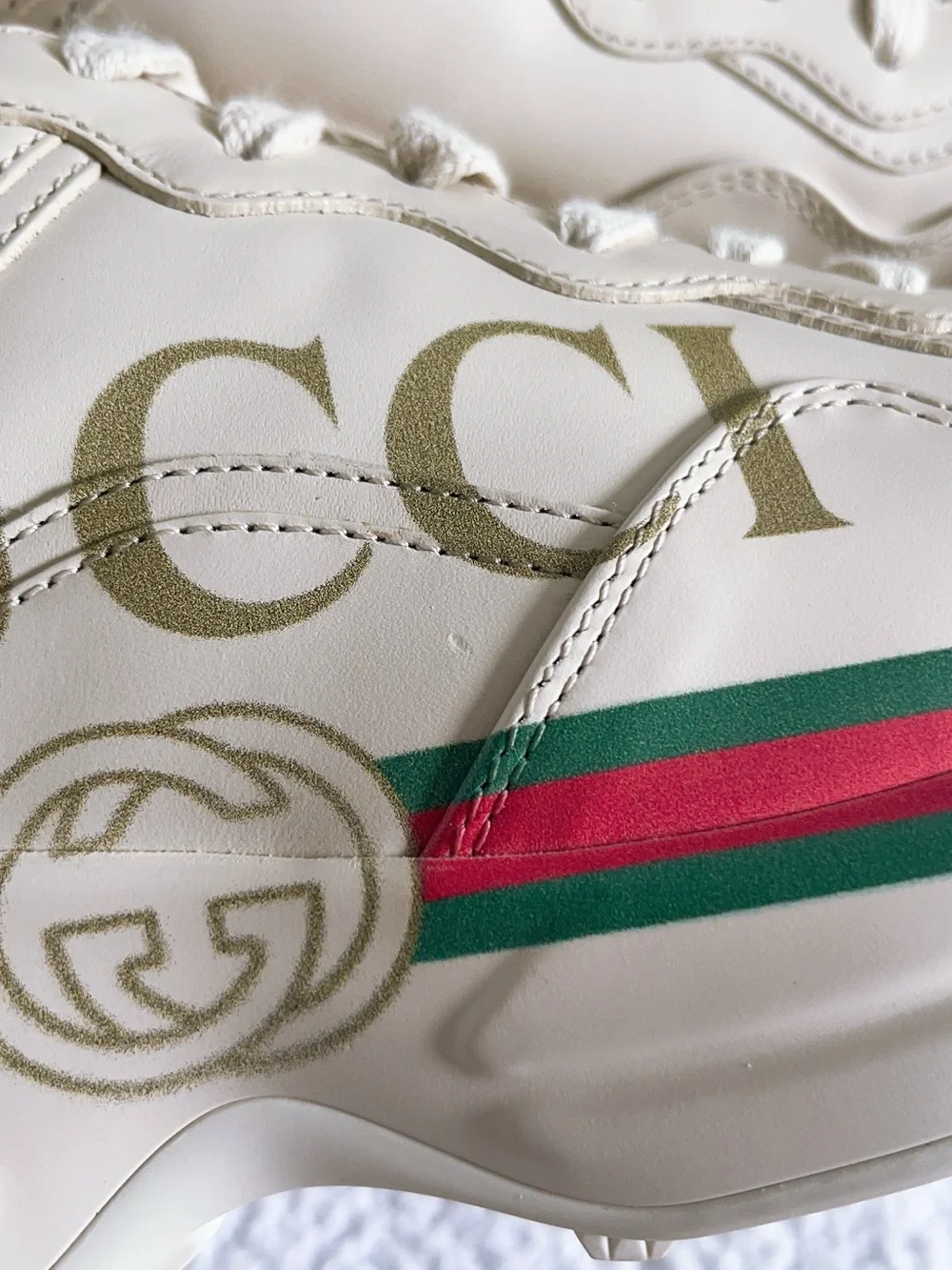 Gucci Rhyton Gucci Logo Leather Sneaker - Picture 4 of 16