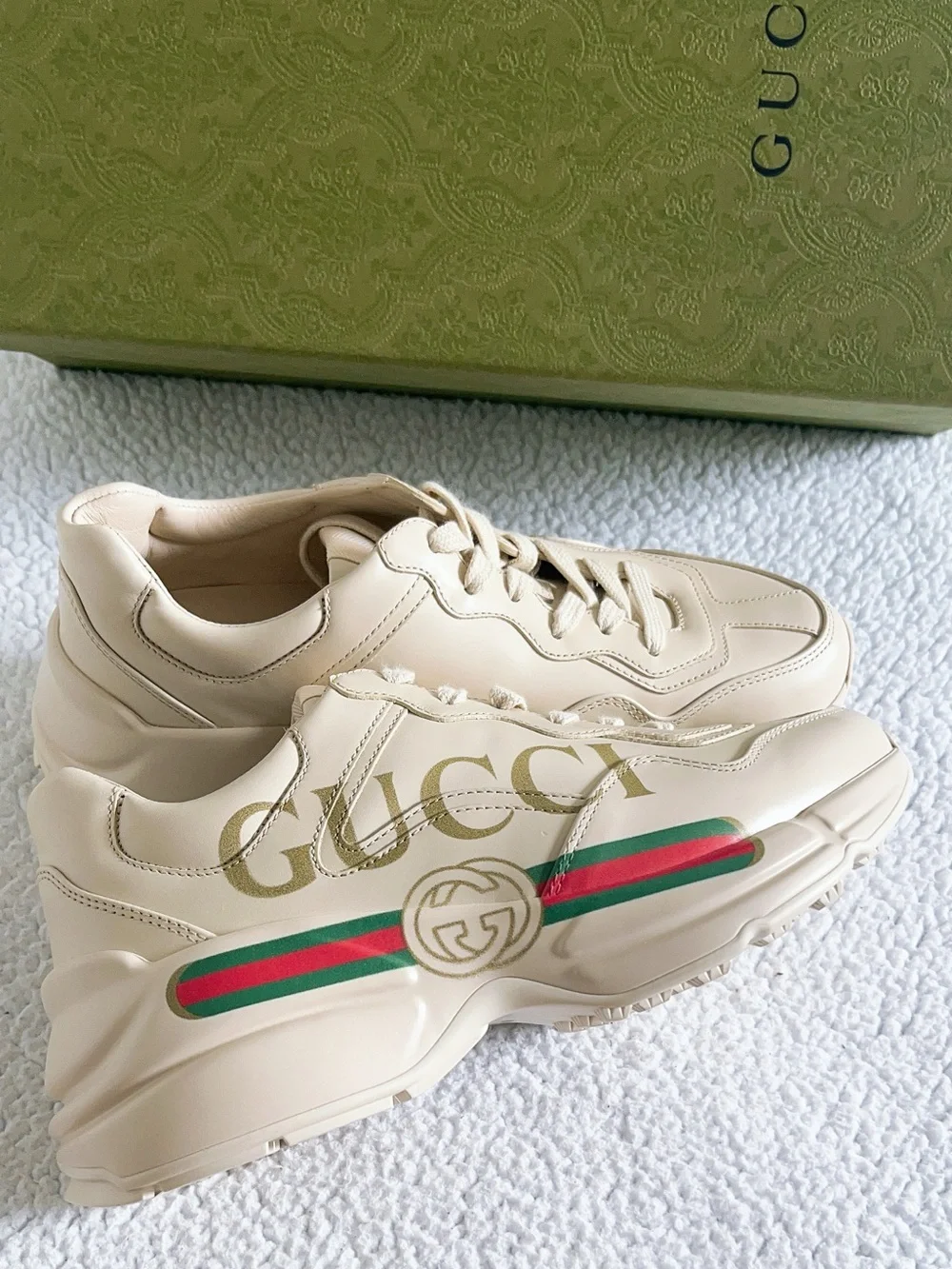 Gucci Rhyton Gucci Logo Leather Sneaker - Picture 2 of 16