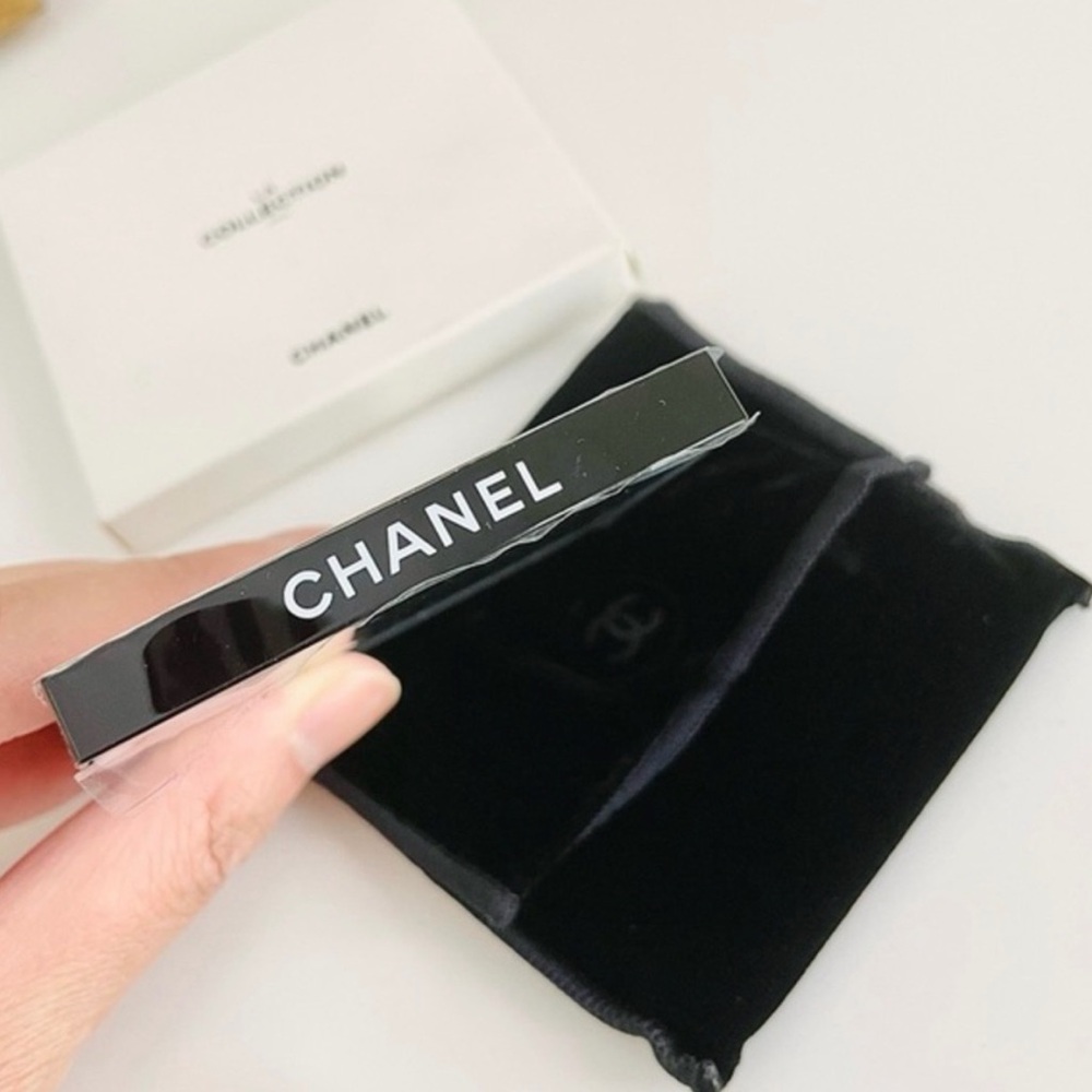 Chanel double side compact mirror - Picture 2 of 4