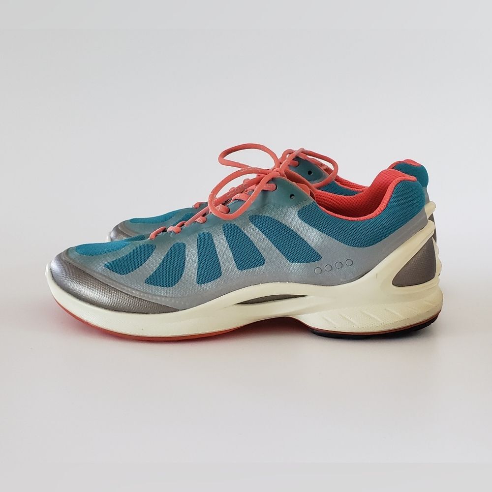 Ecco Women's Biom Fjuel Racer Cross Trainer Sneakers Size 39