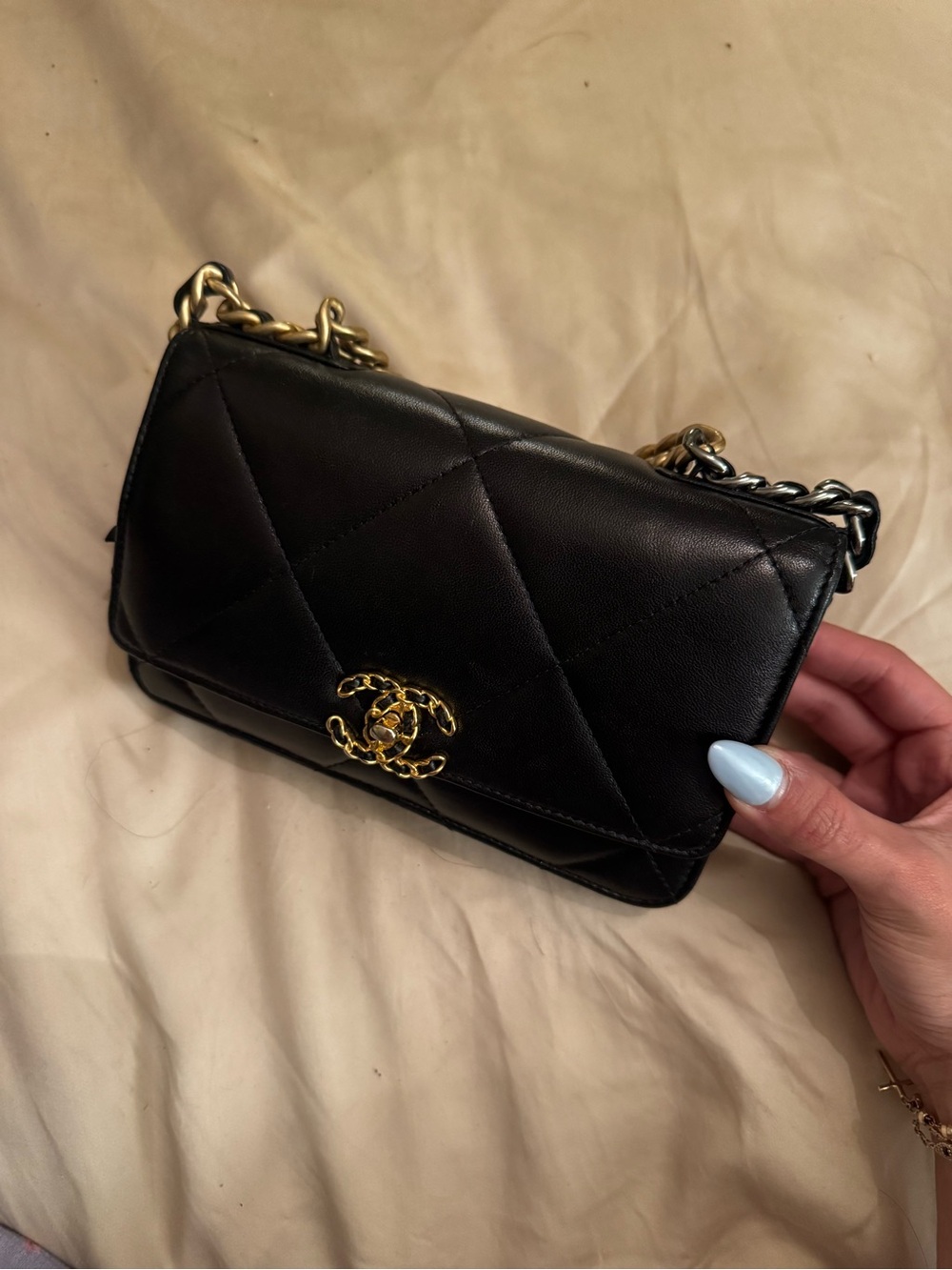 CHANEL Agneau Brill Black Mini Shoulder Bag with Gold Chain - Picture 4 of 13