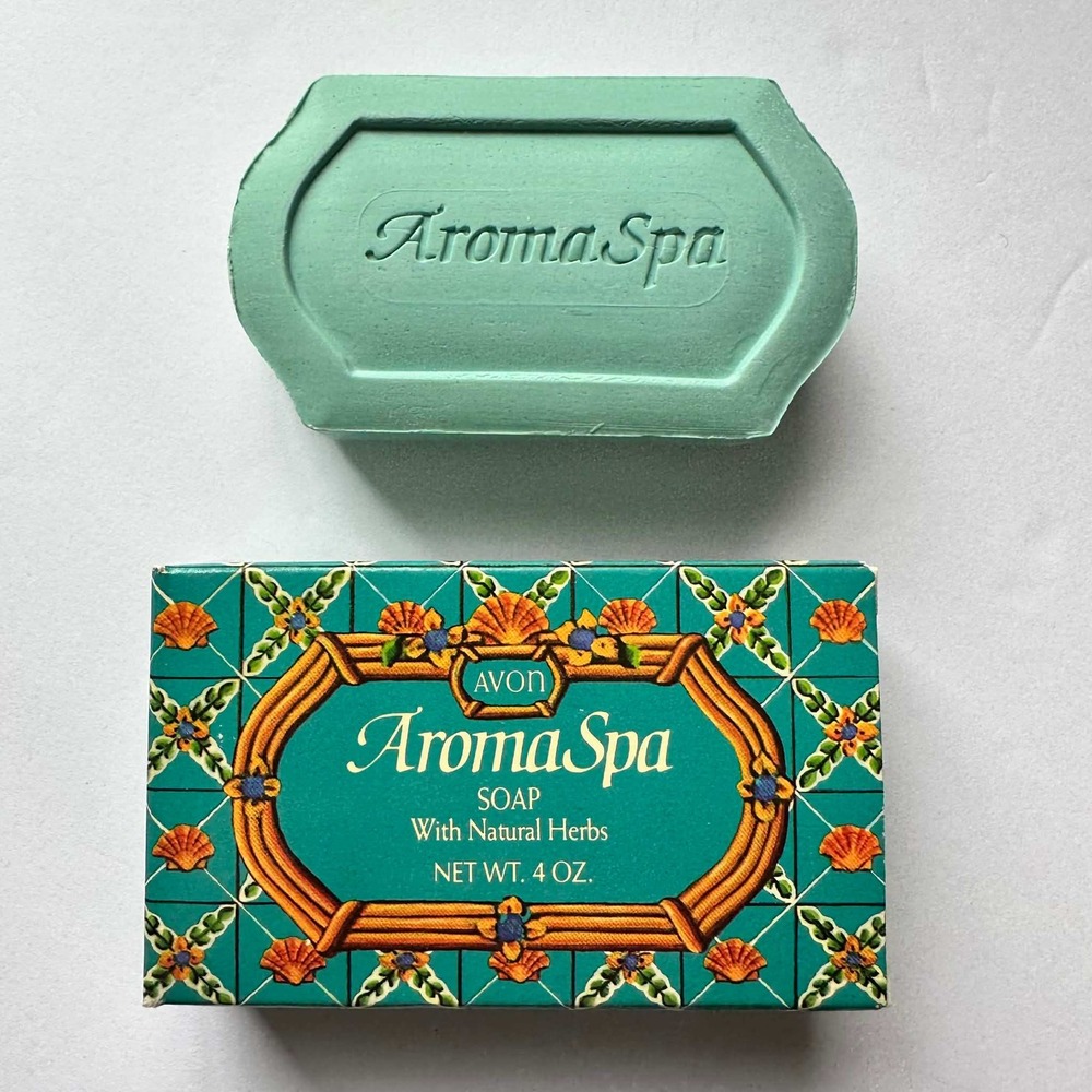 Vintage 1990 Avon AromaSpa Soap Bar with Natural Herbs 4 oz Green Shell Box‎
