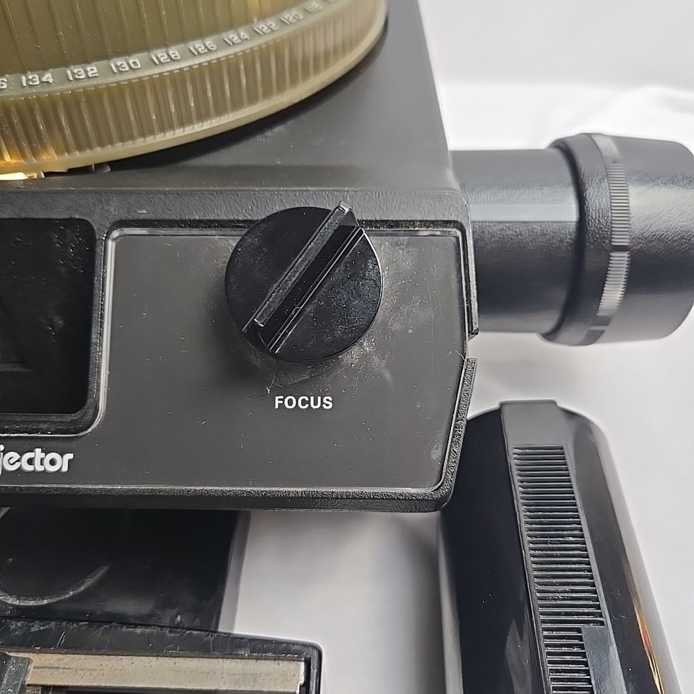KODAK Carousel 4400 Slide Projector w/ Remote Slide Tray‎ Lens - Picture 4 of 10