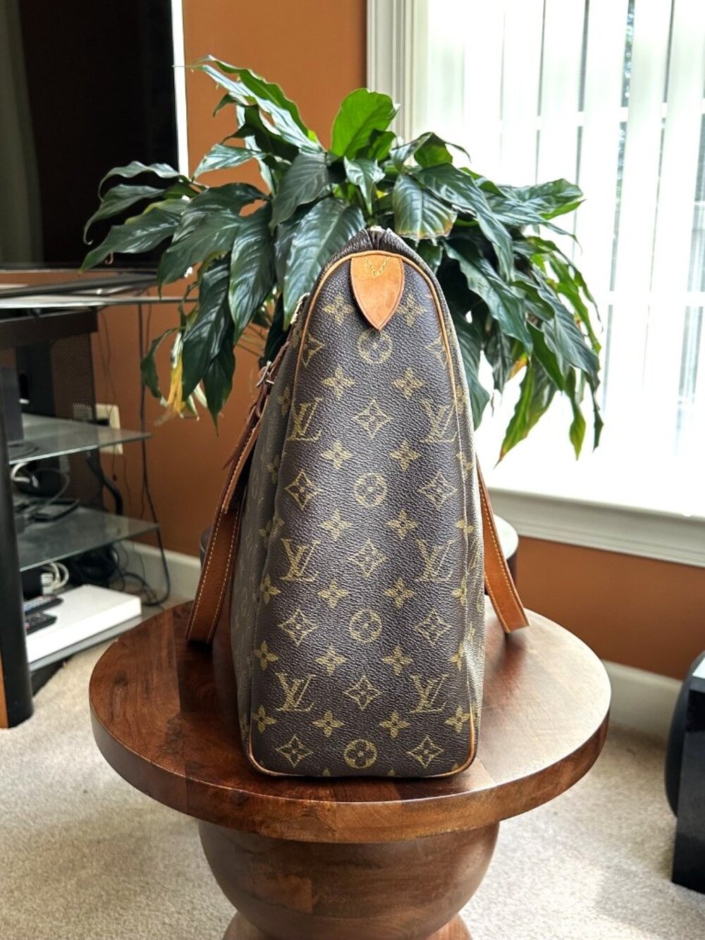 LOUIS VUITTON Monogram Sac Flannery Tote Bag, RARE - Picture 5 of 16
