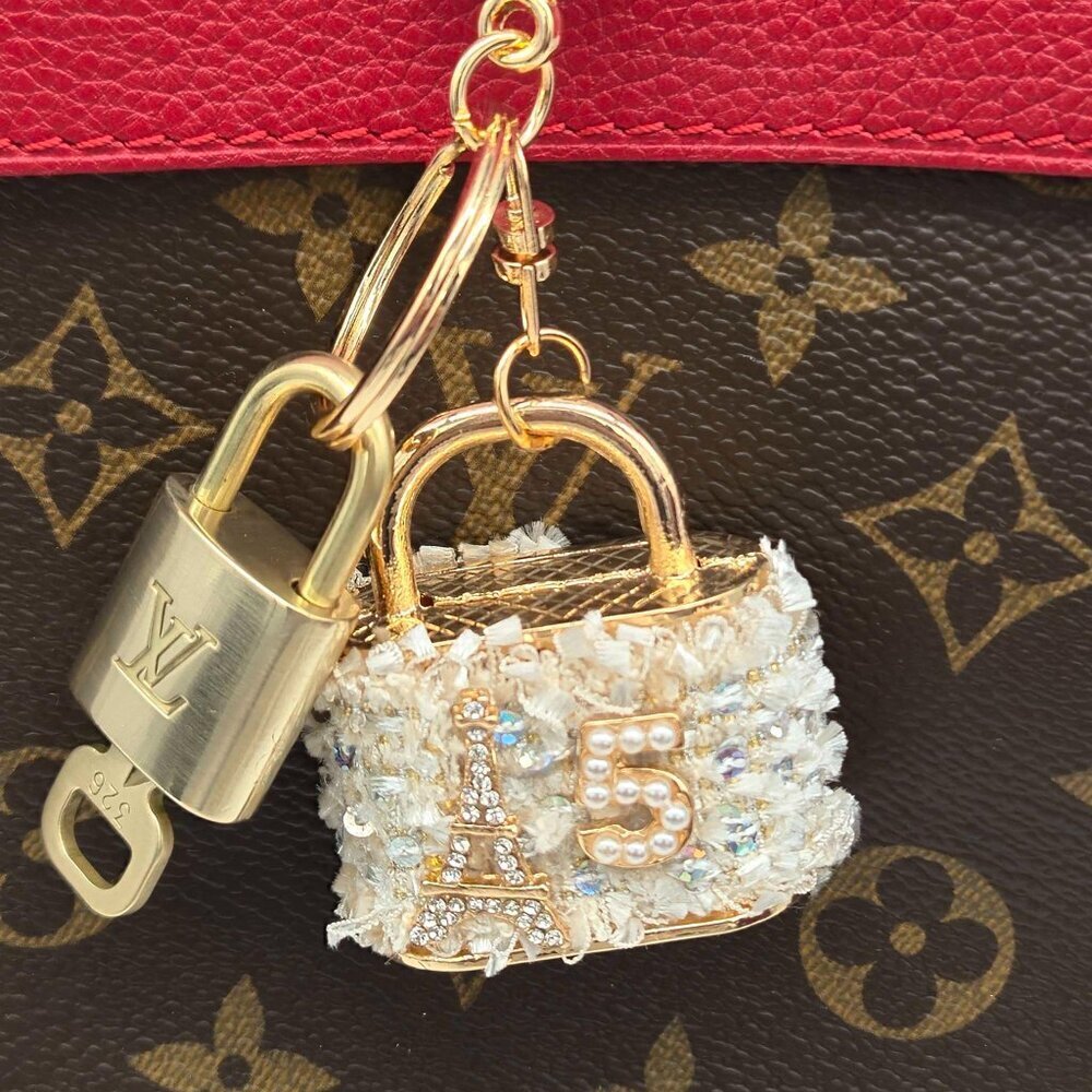 Louis Vuitton Gold Padlock 🔑 Authentic LV Unbranded Keychain Bag Charm - Picture 10 of 13