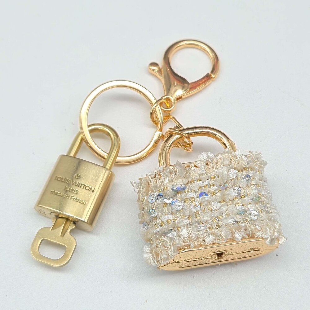 Louis Vuitton Gold Padlock 🔑 Authentic LV Unbranded Keychain Bag Charm - Picture 5 of 13