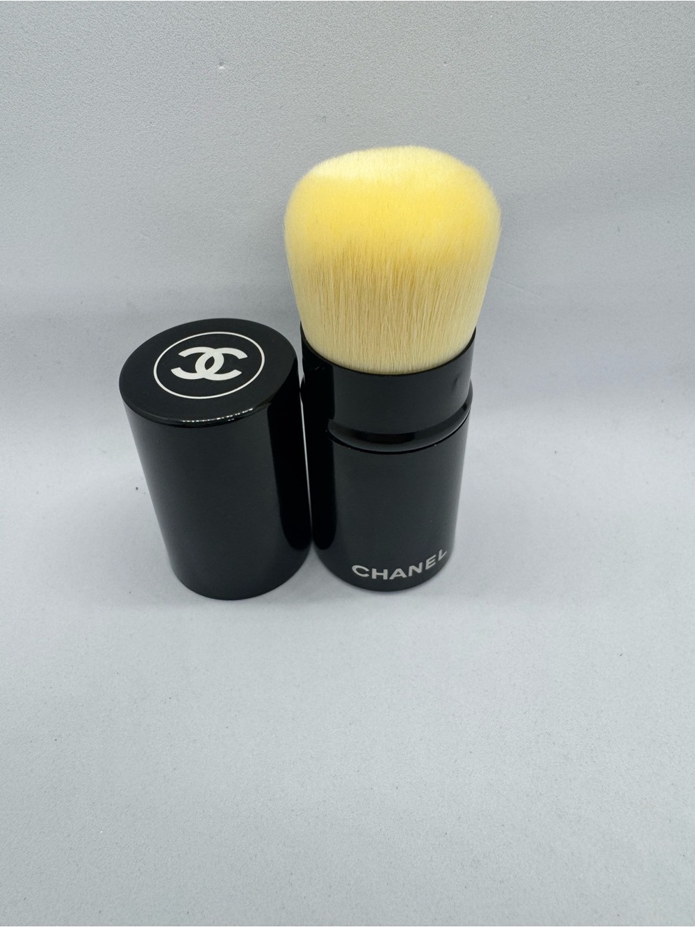 CHANEL Black Retractable Kabuki Brush with Yellow Bristles  ‼️No Box ‼️