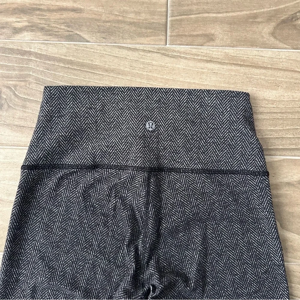 Lululemon Herringbone Wunder Under Leggings | Size 6 - Picture 5 of 8