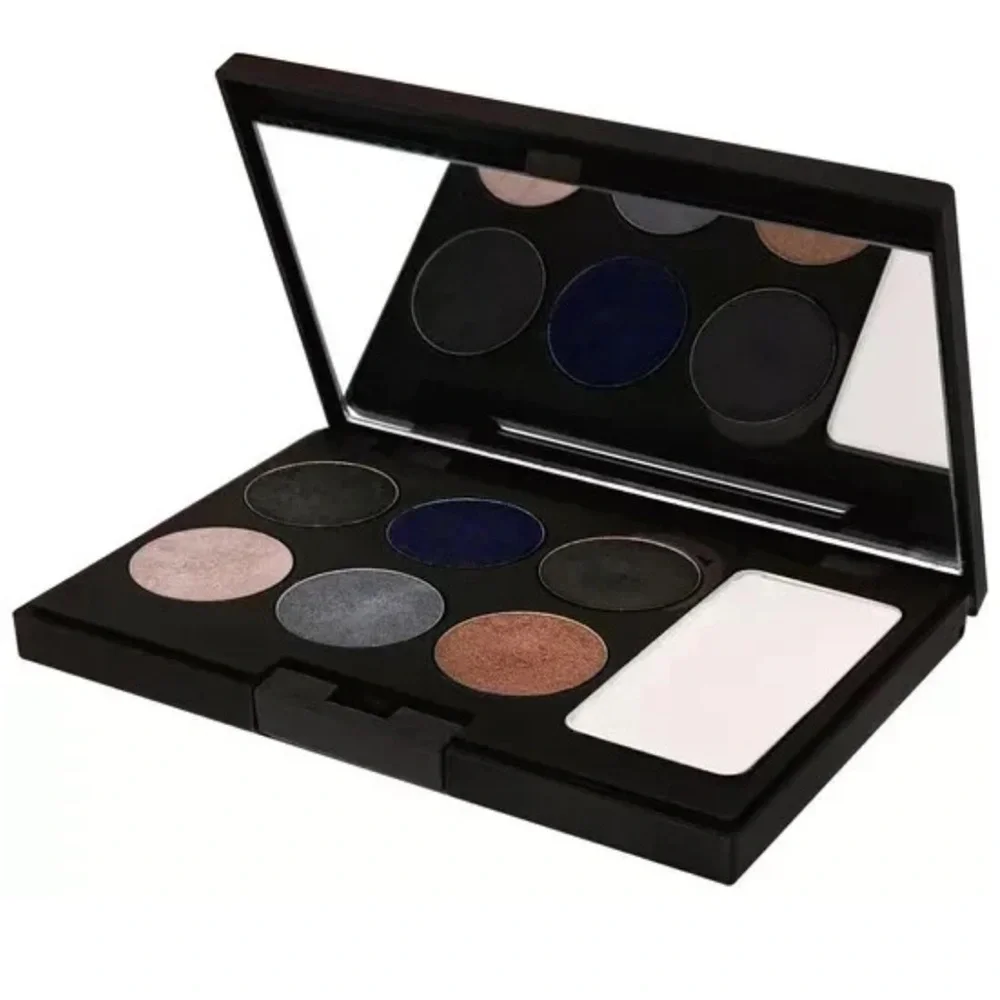 Laura Mercier Bundle- Makeup Brushes, Eyebrow Pallet, Setting Spray - Picture 6 of 8