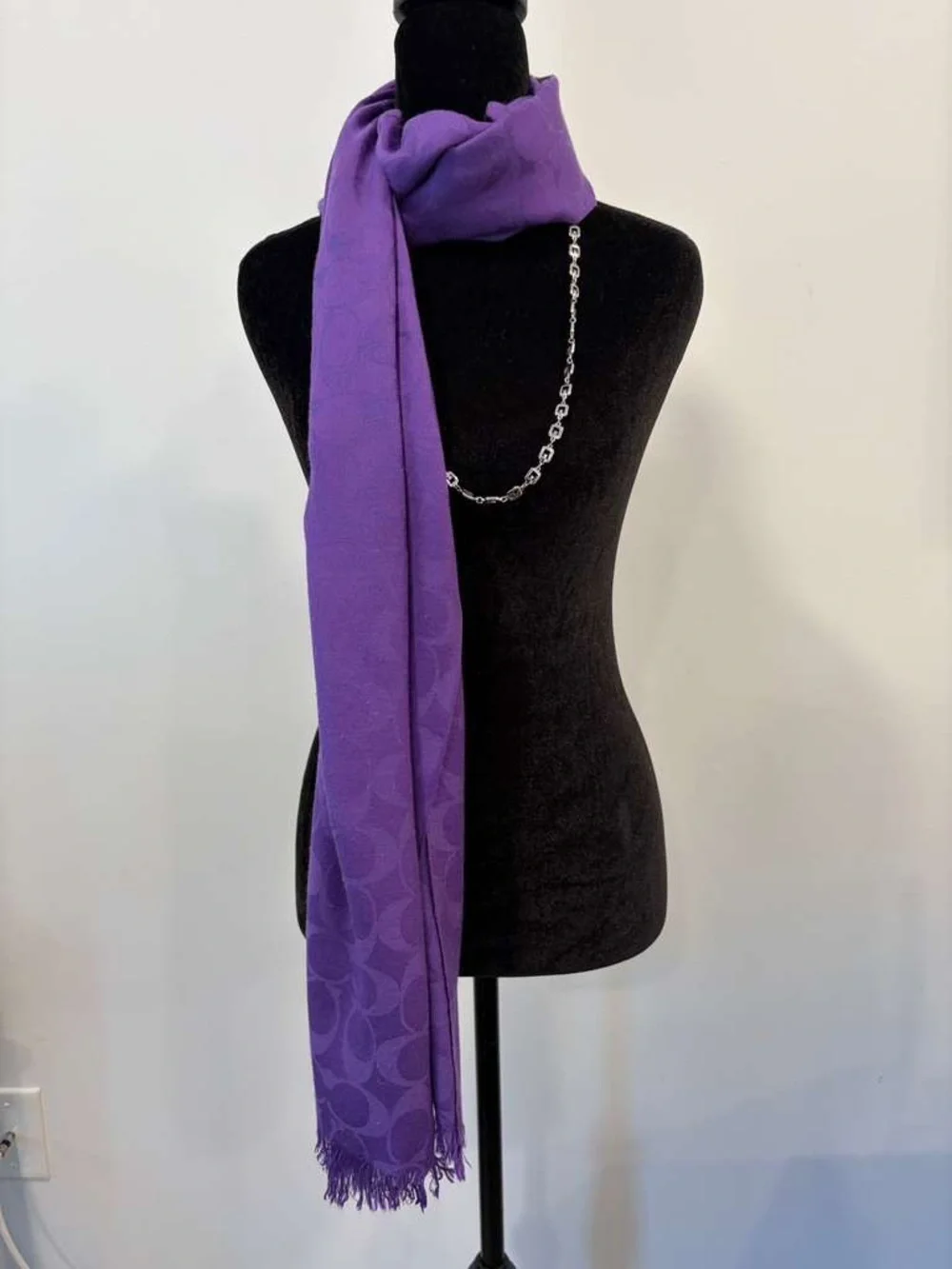 Coach Purple Signature C Logo Shawl - Picture 4 of 12
