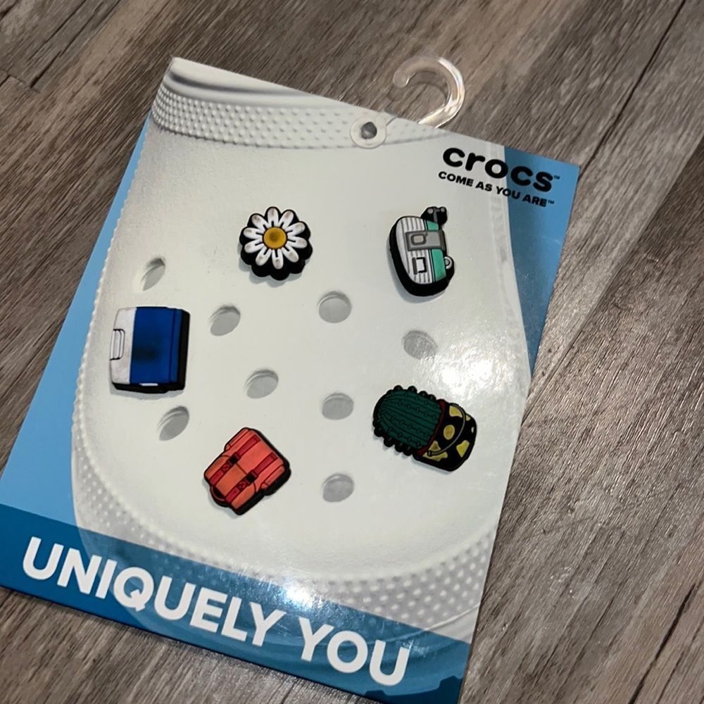 Croc accessories 