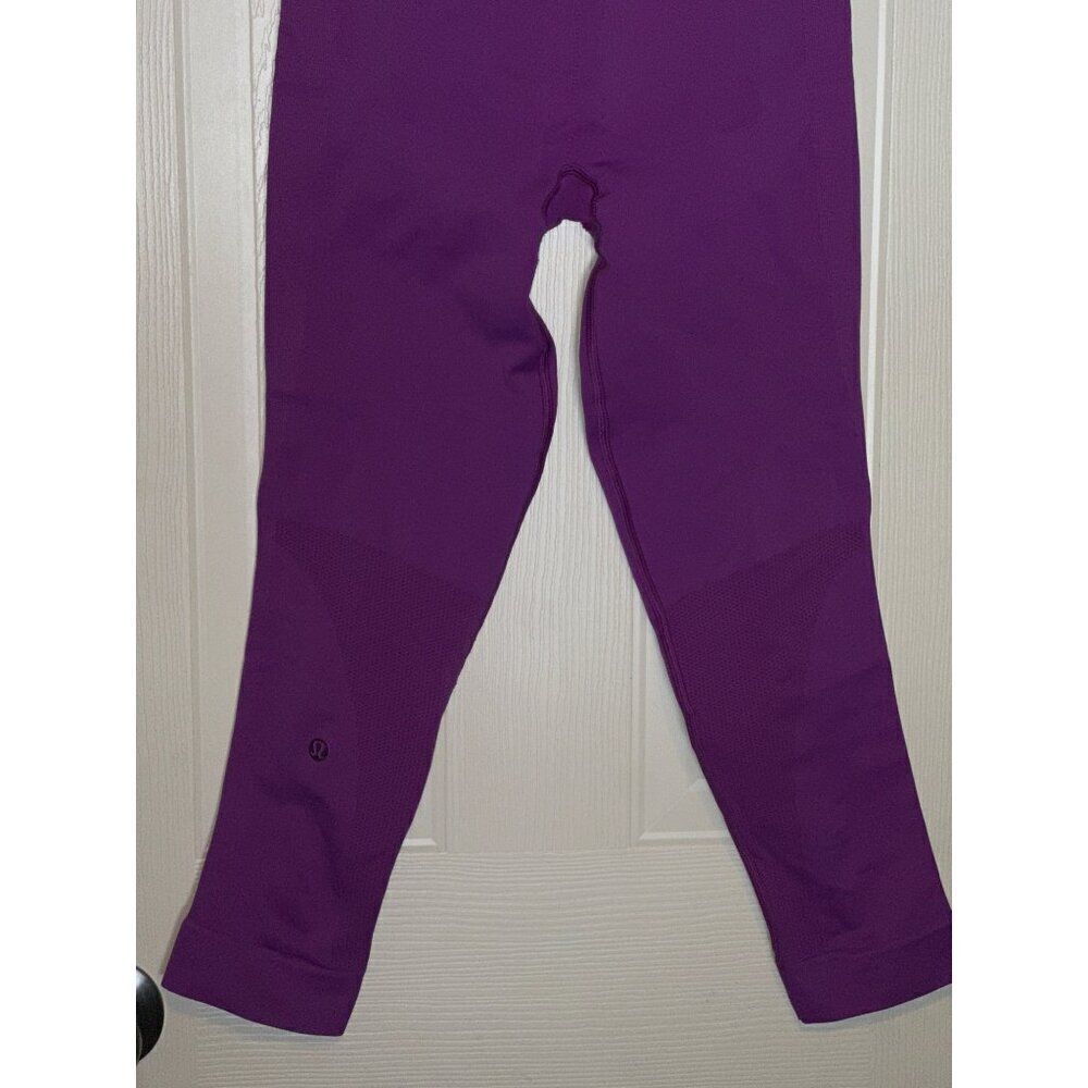 Lululemon Zone in Crop Purple Leggings Size 6 - Picture 11 of 15
