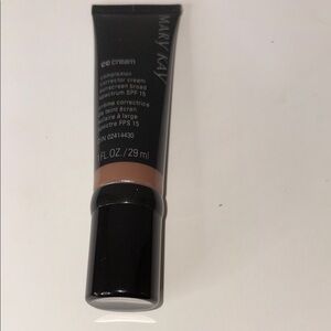 Mary Kay Brown Concealer Matte Finish