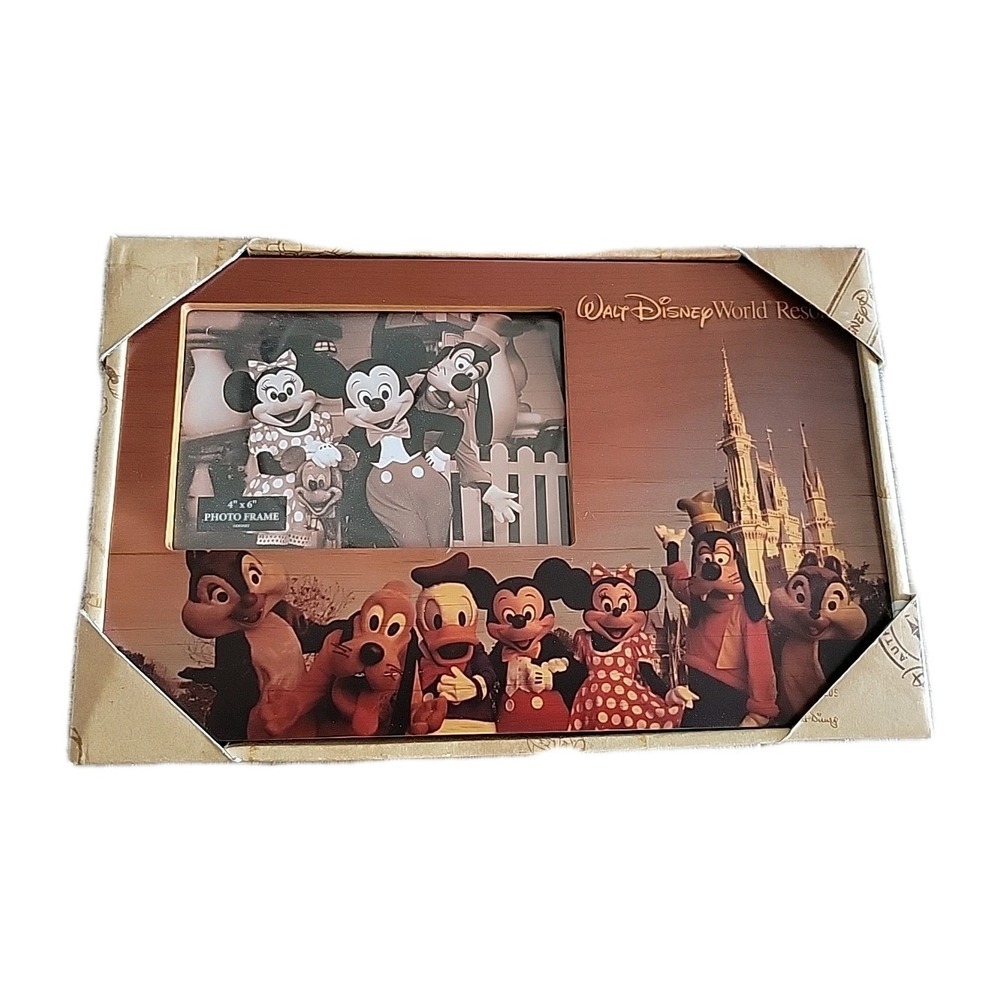 New DISNEY PARKS WALT DISNEY‎ WORLD RESORT 4x6 PHOTO FRAME Magic Kingdom Wood