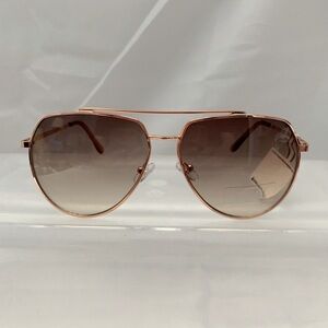 (NWT) Oscar de la Renta aviator style sunglasses