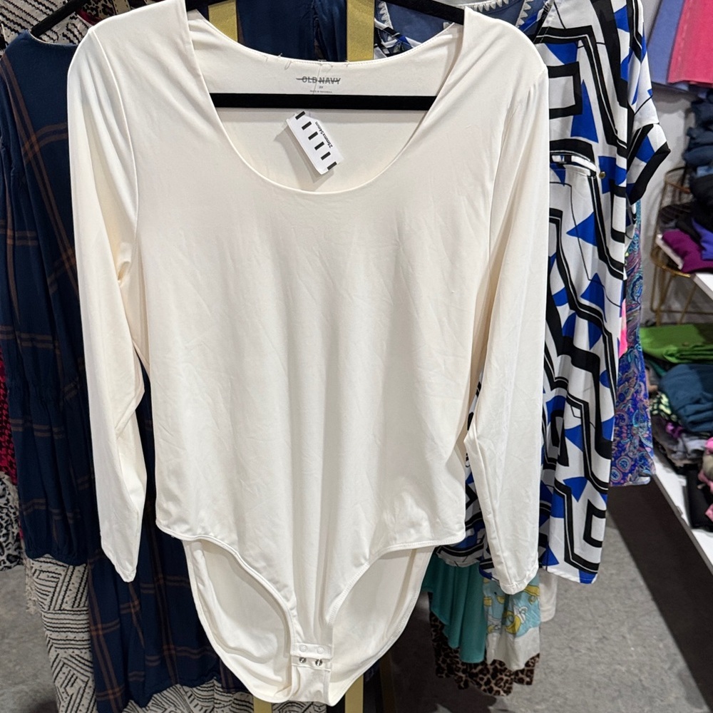 Old Navy Cream Scoop Neck Long Sleeve Bodysuit