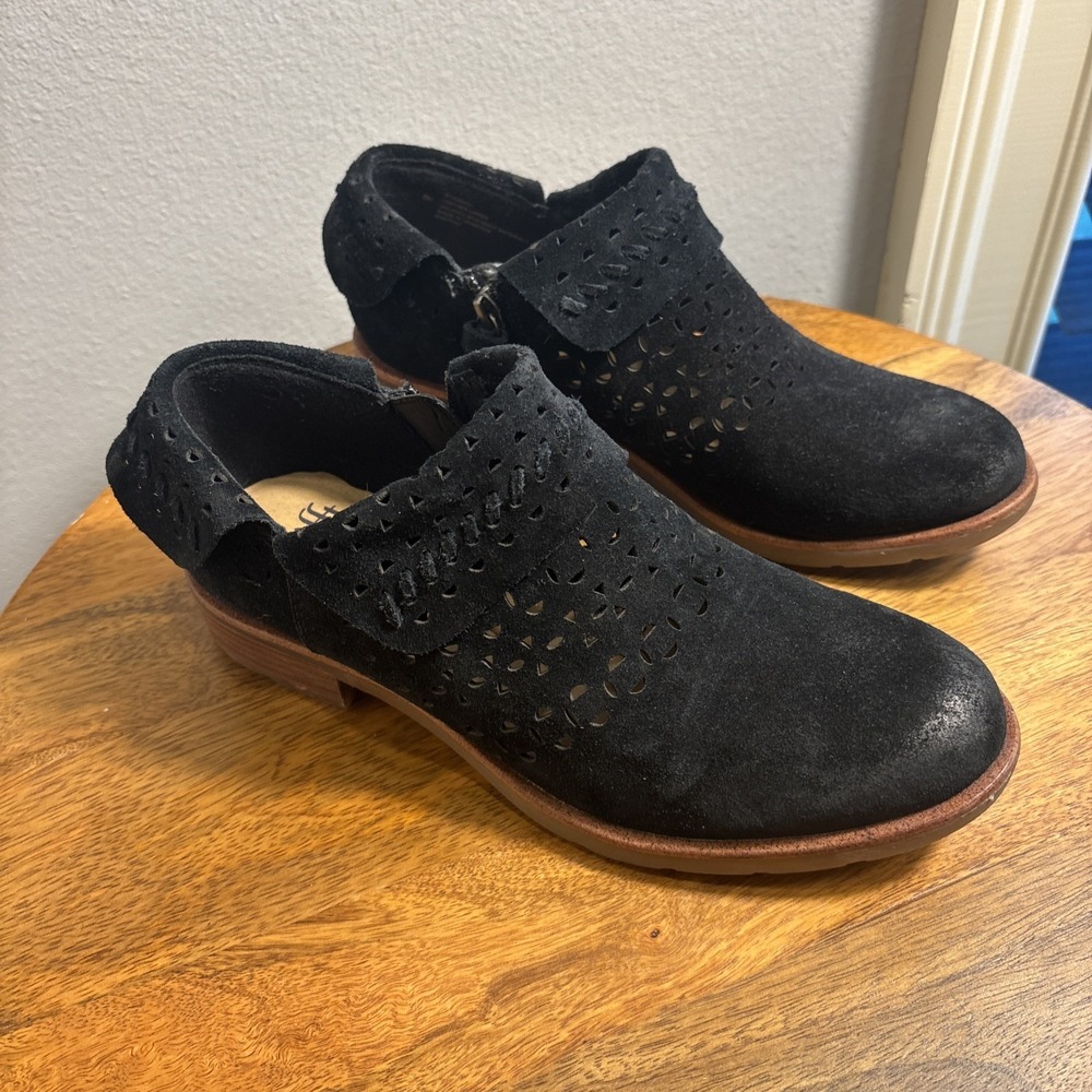 Sofft Womens Bristow Boots Size 8 M Black Suede Laser Cutout Booties Low Heel